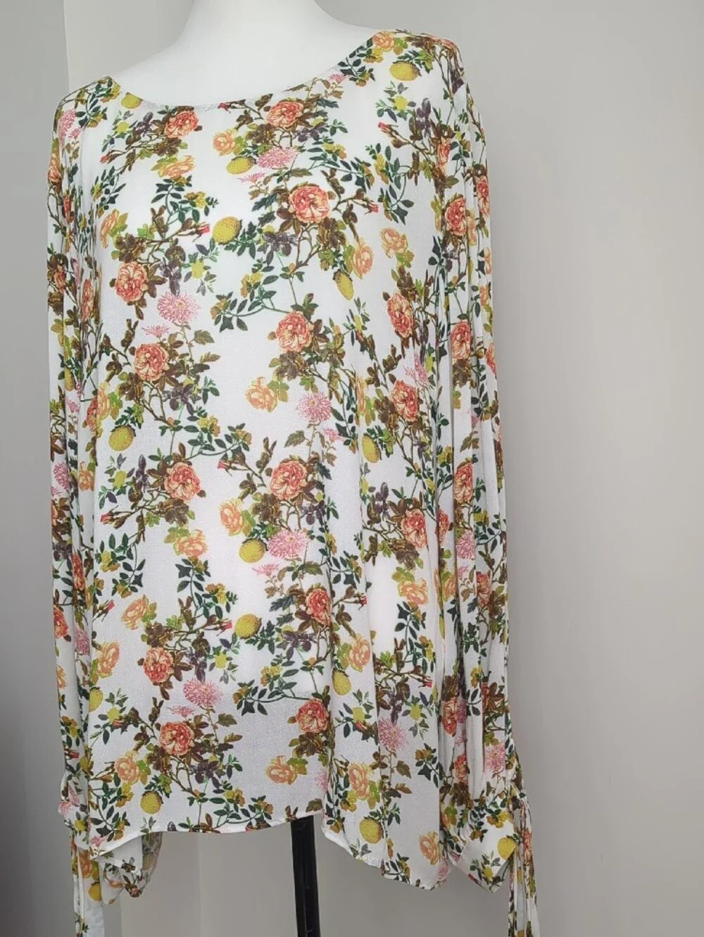 NWT Banana Republic Lemon Botanical Floral Puff Sleeve Tie-Cuff Peasant Blouse
